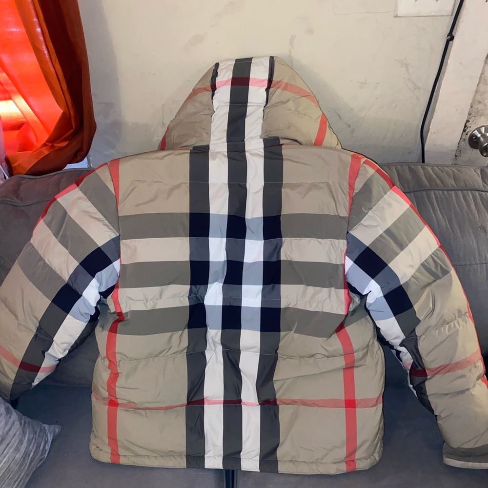 Burberry puffer - Picture 2 of 2